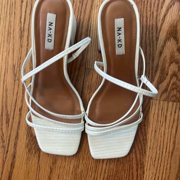 NA-KD Strappy Snake Block Heel_in box - Picture 8 of 12